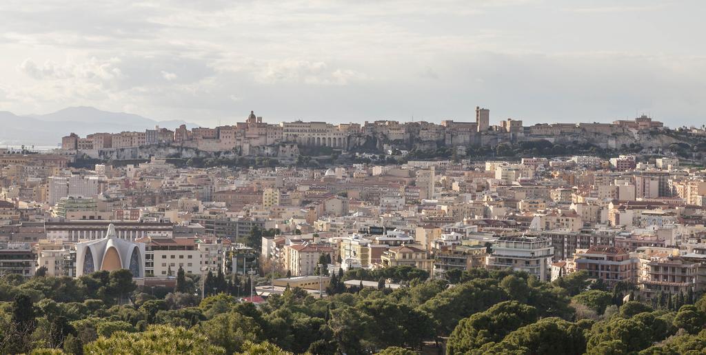 L'Arco Cagliari Bed and Breakfast Buitenkant foto